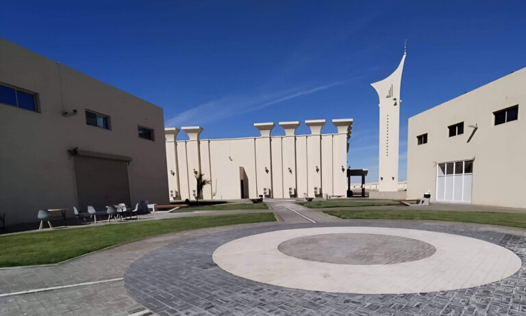 nohat_upscale_x2_93dcdca2